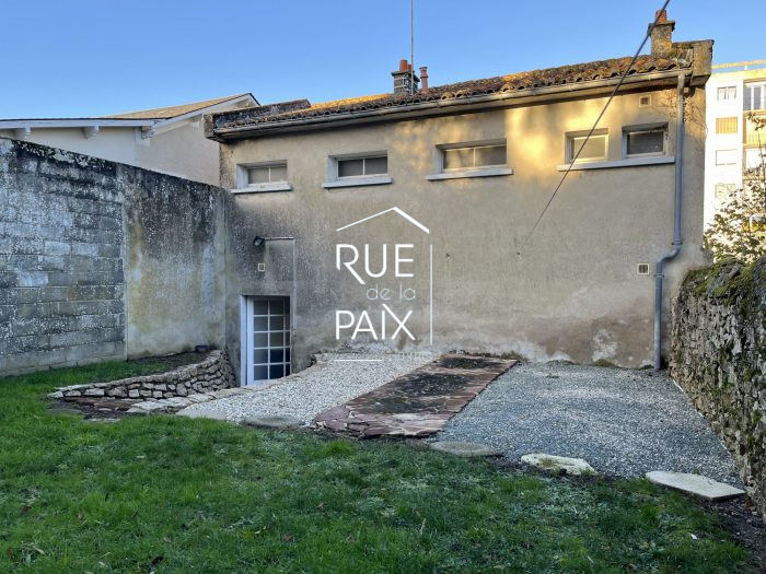 Maison individuelle à louer, 2 pièces - Parthenay 79200