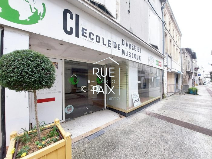 Boutique à louer, 116 m² - Saint-Maixent-l'École 79400