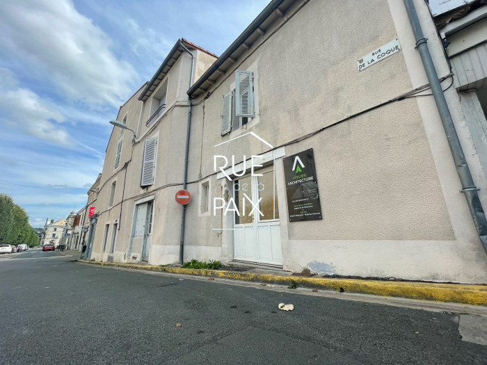 Local commercial à louer, 77 m² - Saint-Maixent-l'École 79400
