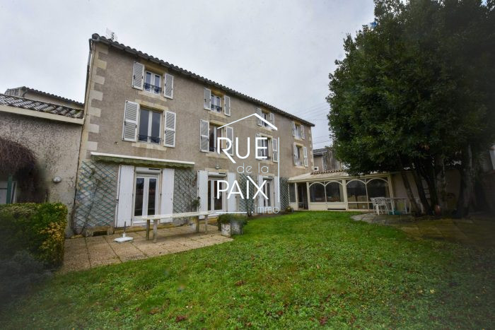 Maison ancienne à vendre, 7 pièces - Saint-Maixent-l'École 79400