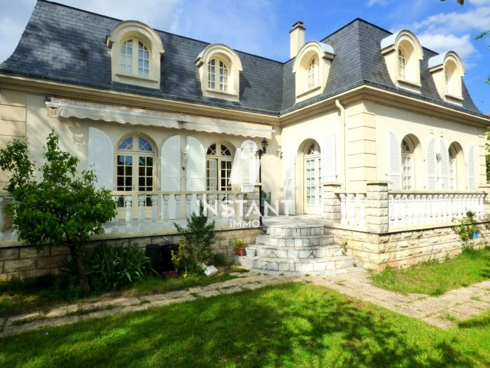 Villa à vendre, 7 pièces - Maisons-Alfort 94700