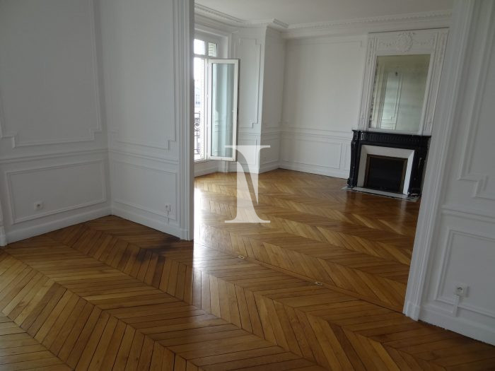 Appartement à louer, 5 pièces - Paris 75018
