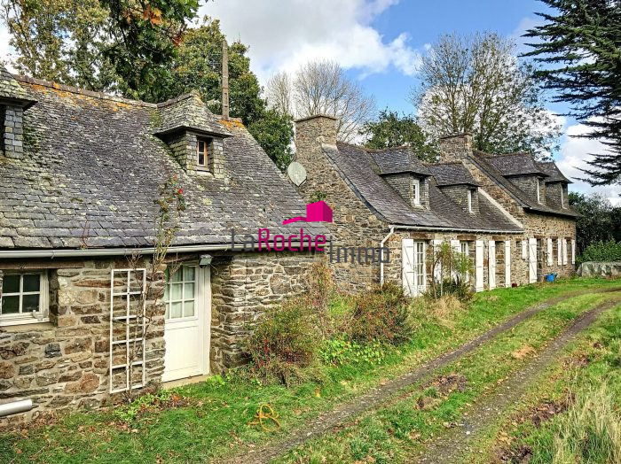 Maison ancienne à vendre, 7 pièces - La Martyre 29800