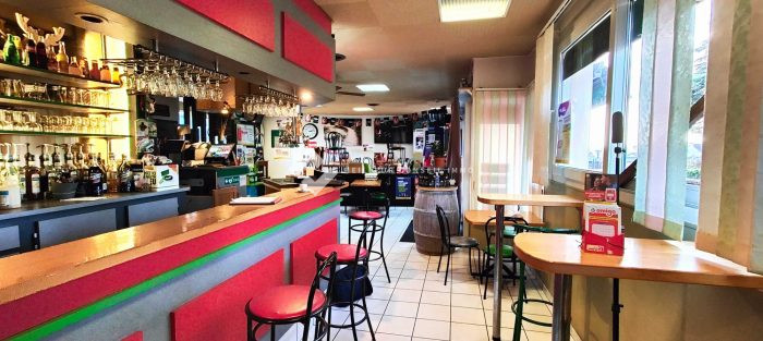 Restaurant, bar à vendre, 186 m² - Guerlédan 22530