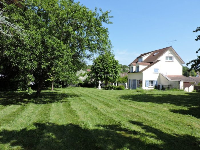 Maison traditionnelle à vendre, 7 pièces - Gouvernes 77400