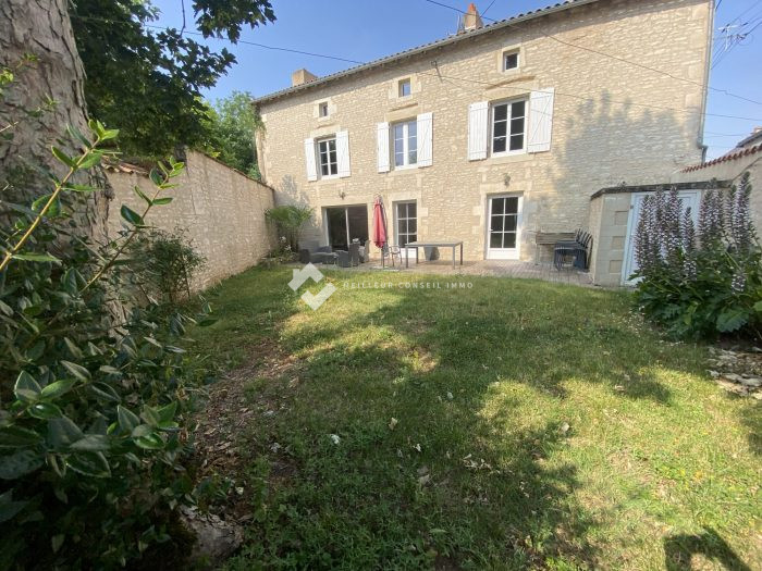 Maison ancienne à vendre, 10 pièces - Neuville-de-Poitou 86170