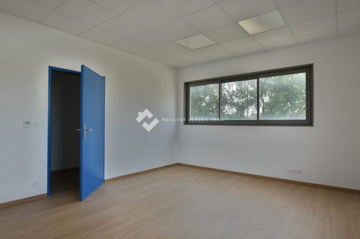 Bureau à vendre, 150 m² - Orthez 64300