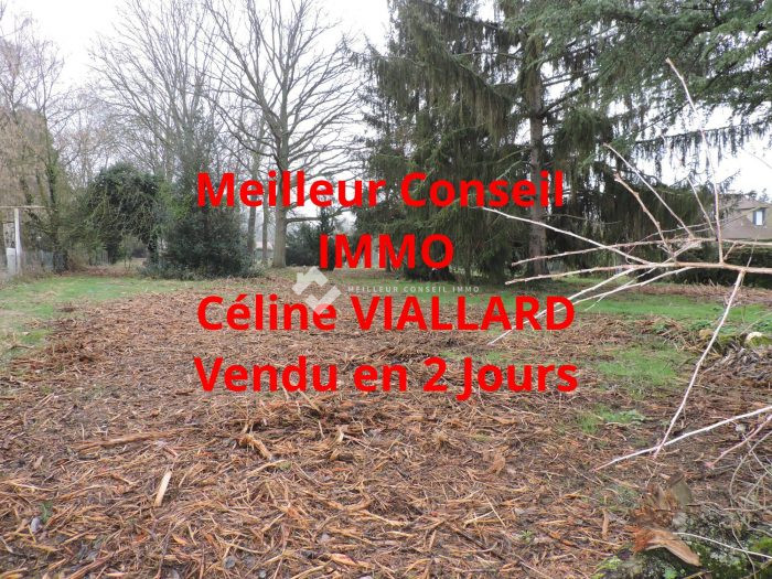 Terrain constructible à vendre, 11 a 01 ca - Gouvernes 77400