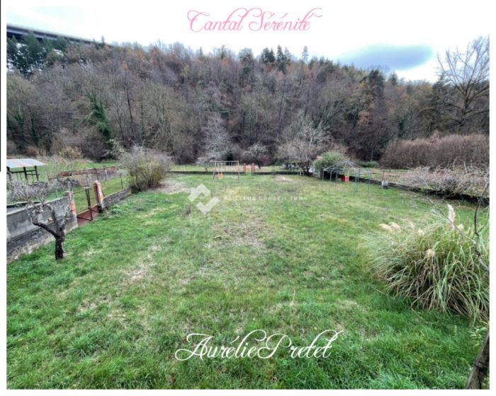 Terrain constructible à vendre, 12 a 05 ca - Massiac 15500