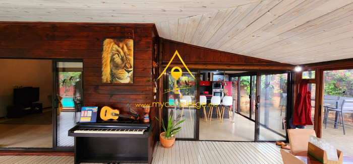 Photo Magnifique villa  avec studio indépendant à vendre à Pointe Aux Piments image 7/13