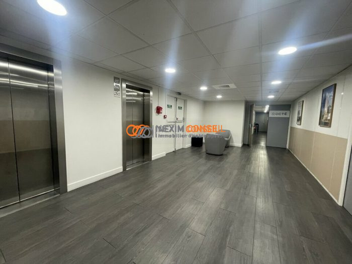 Bureau à louer, 342 m² - Asnières-sur-Seine 92600