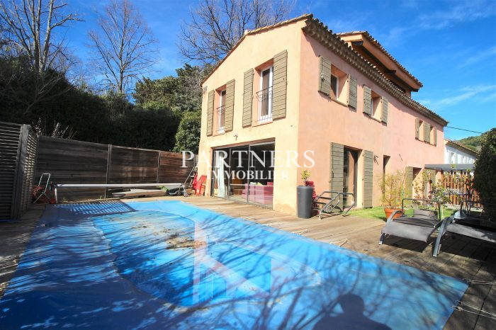 Maison mitoyenne 1 côté à vendre, 5 pièces - Aix-en-Provence 13090