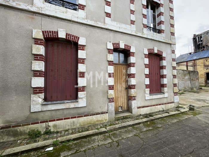 Immeuble à vendre - Saint-Calais 72120