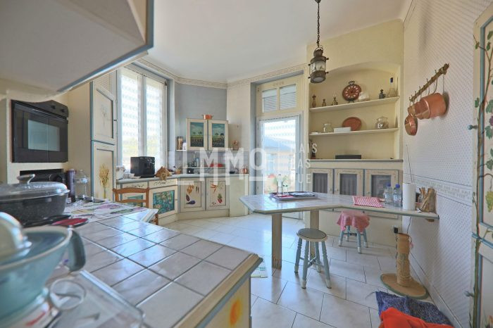 Maison bourgeoise à vendre, 7 pièces - Le Lude 72800