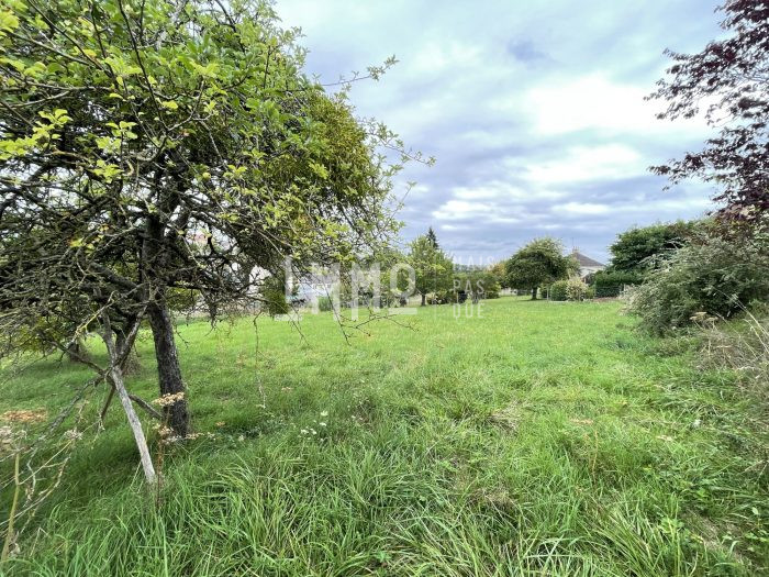 Terrain constructible à vendre, 2217 m² - Saint-Calais 72120