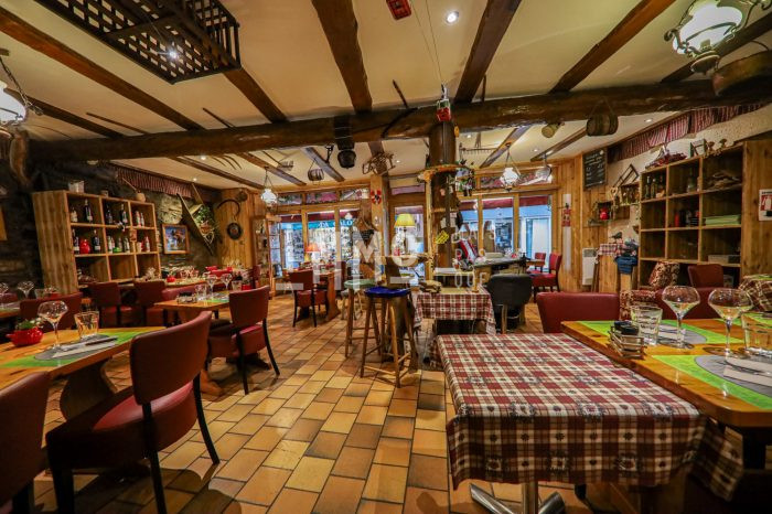 Restaurant, bar à vendre, 154 m² 32 places - Bourg-Saint-Maurice 73700