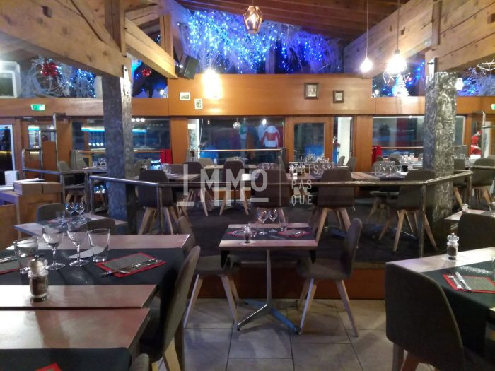 Restaurant, bar à vendre, 196 m² 100 places - Bourg-Saint-Maurice 73700