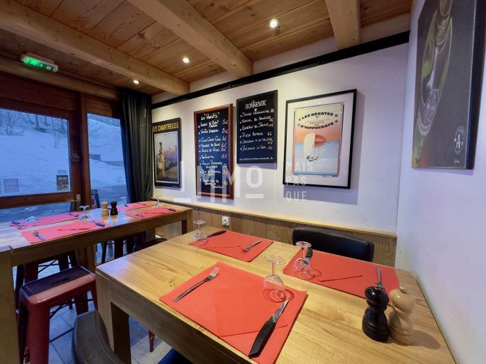 Restaurant, bar à vendre, 55 m² 30 places - Bourg-Saint-Maurice 73700