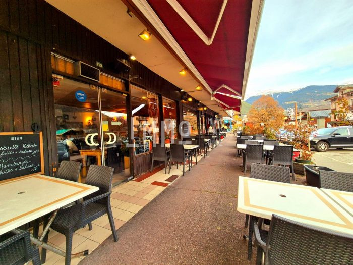 Restaurant, bar à vendre, 150 m² 50 places - Bourg-Saint-Maurice 73700