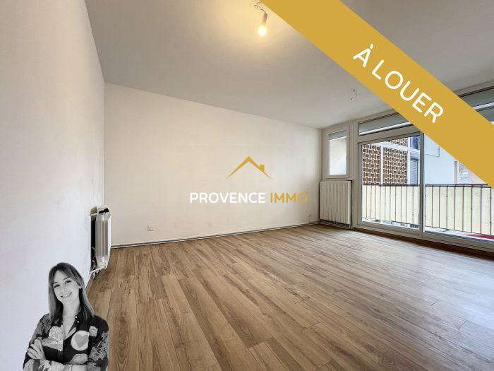Appartement à louer, 3 pièces - Salon-de-Provence 13300