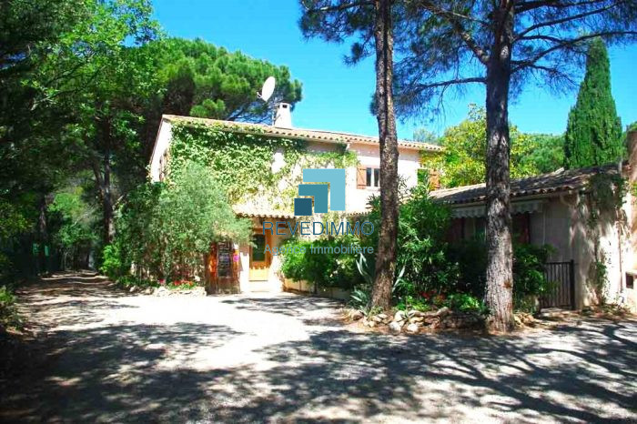 Villa à vendre, 10 pièces - Roquebrune-sur-Argens 83520