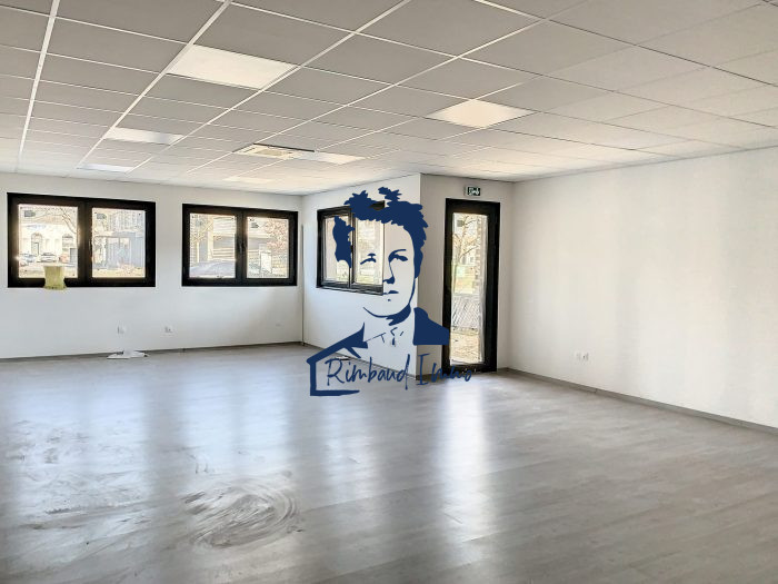 Bureau à louer, 400 m² - Charleville-Mézières 08000