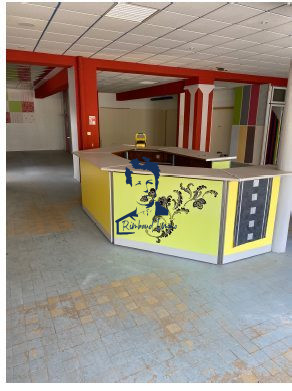 Local professionnel à louer, 550 m² - Carignan 08110