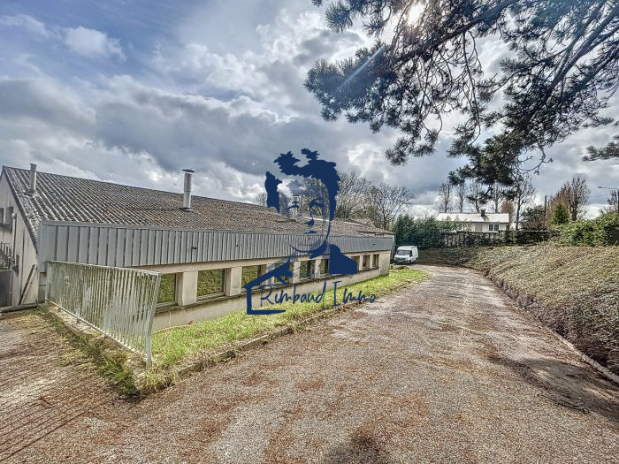 Local professionnel à louer, 650 m² - Charleville-Mézières 08000