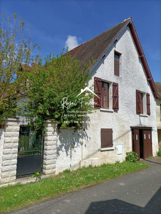 Maison ancienne à vendre, 4 pièces - Le Petit-Pressigny 37350