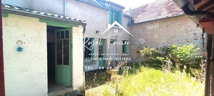 Maison ancienne à vendre, 7 pièces - Yzeures-sur-Creuse 37290