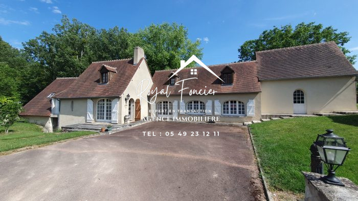 Maison ancienne à vendre, 11 pièces - Azay-le-Ferron 36290