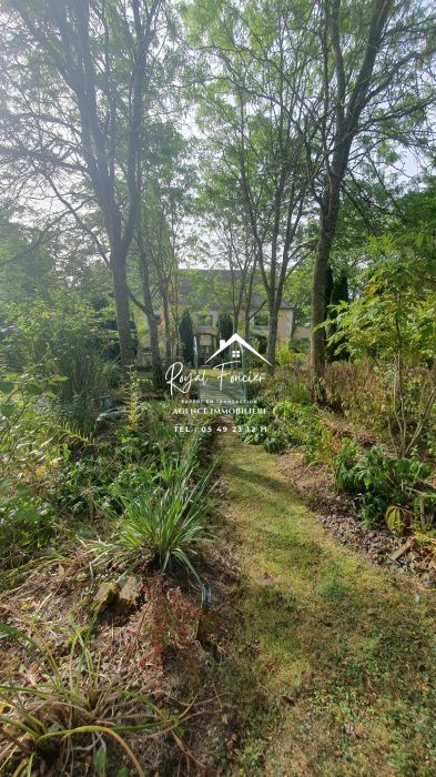 Photo Fermette rénovée avec son jardin exceptionnel image 13/59