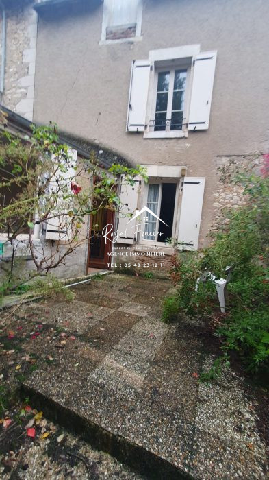 Maison mitoyenne 2 côtés à vendre, 3 pièces - Le Blanc 36300