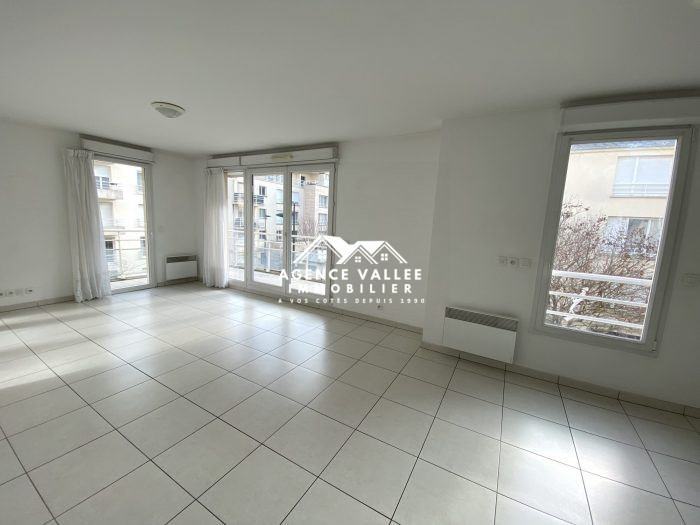 Appartement à vendre, 3 pièces - Corbeil-Essonnes 91100