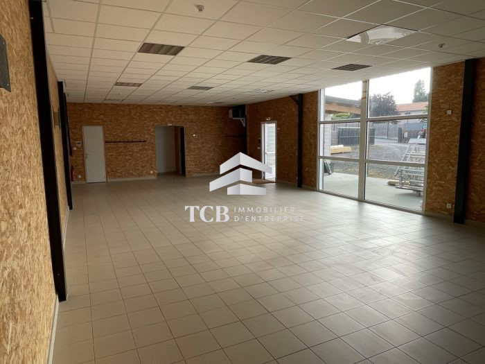 Local industriel à louer, 118 m² - Oudon 44521