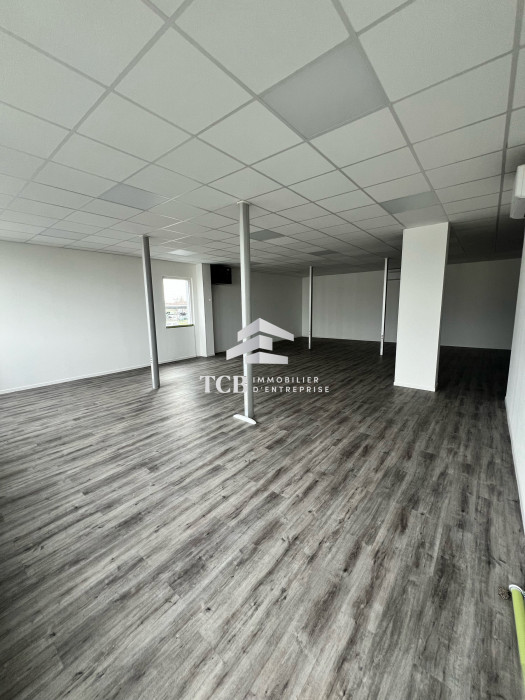 Bureau à louer, 122 m² - Écouflant 49000