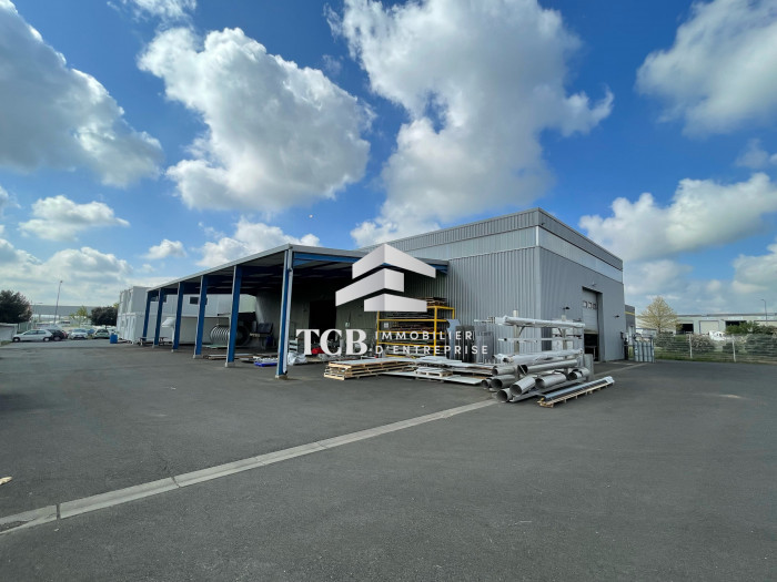 Local industriel à louer, 900 m² - Ancenis-Saint-Géréon 44150