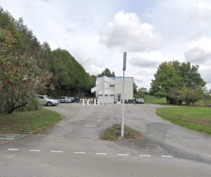 Local industriel à louer, 195 m² - Ombrée d'Anjou 49420