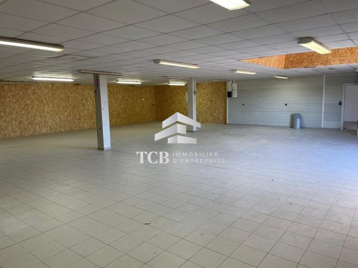 Local industriel à louer, 252 m² - Candé 49440