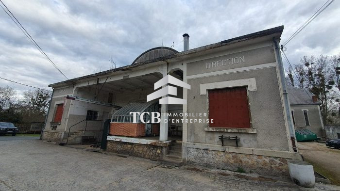 Local industriel à vendre, 2000 m² - La Pellerine 49490