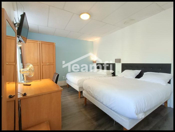 Hôtel, hébergement à vendre, 1400 m² 60 places - Cournon-d'Auvergne 63800