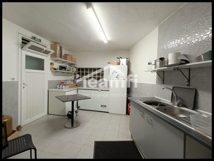 Restaurant, bar à vendre, 60 m² 20 places - Thiers 63300