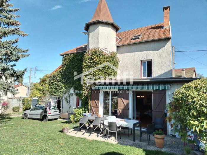 Maison bourgeoise à vendre, 11 pièces - Riom 63200