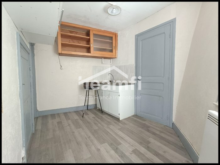 Maison mitoyenne 2 côtés à vendre, 3 pièces - Vollore-Ville 63120