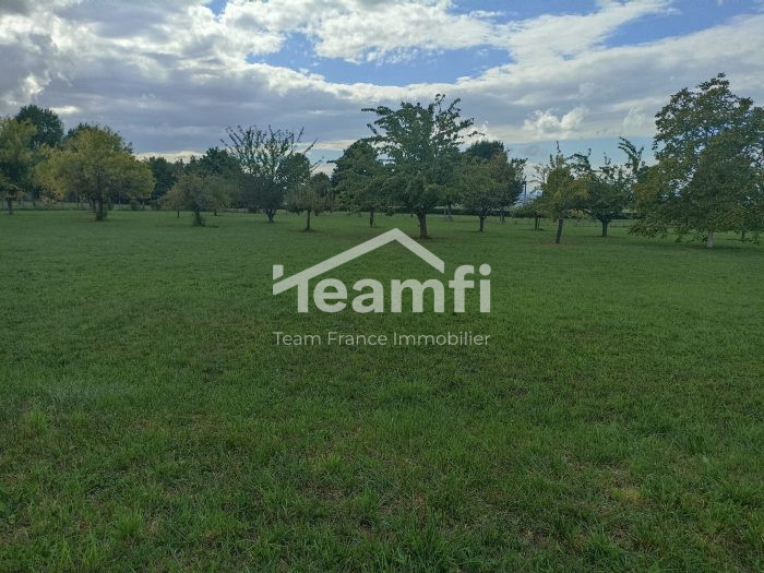 Terrain constructible à vendre, 35 a - Sanssat 03150