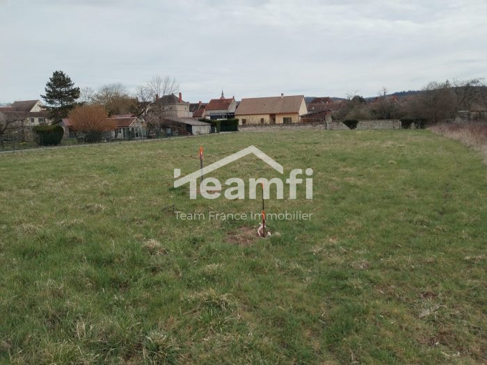 Terrain constructible à vendre, 15 a - Ébreuil 03450