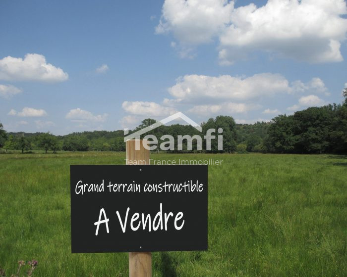 Terrain constructible à vendre, 06 a 90 ca - Pouilly-lès-Feurs 42110