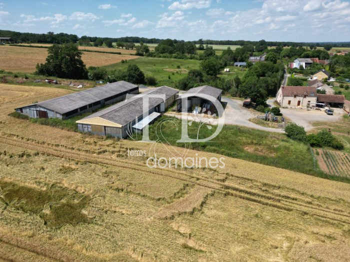 Photo Achat et Location Domaine agricole  avec maison d'habitation et bâtiments d'exploitation image 5/9