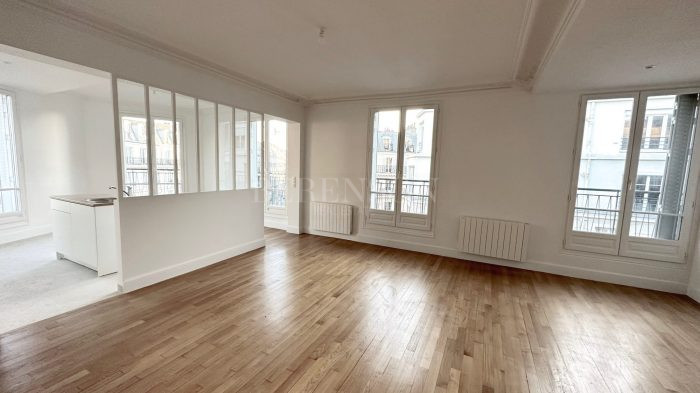 Appartement à louer, 4 pièces - Paris 75009