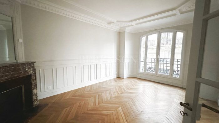 Appartement à louer, 4 pièces - Paris 75018